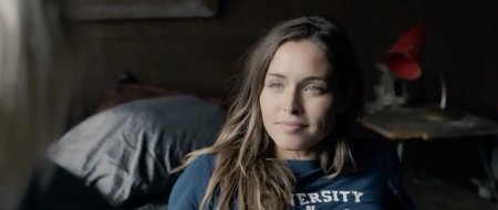 Ниже её губ (2016) Ниже её губ (2016)